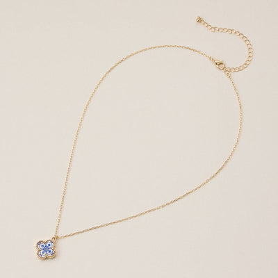 Single Flower Shell Charm Short Necklace: Black / One / 4SN11002