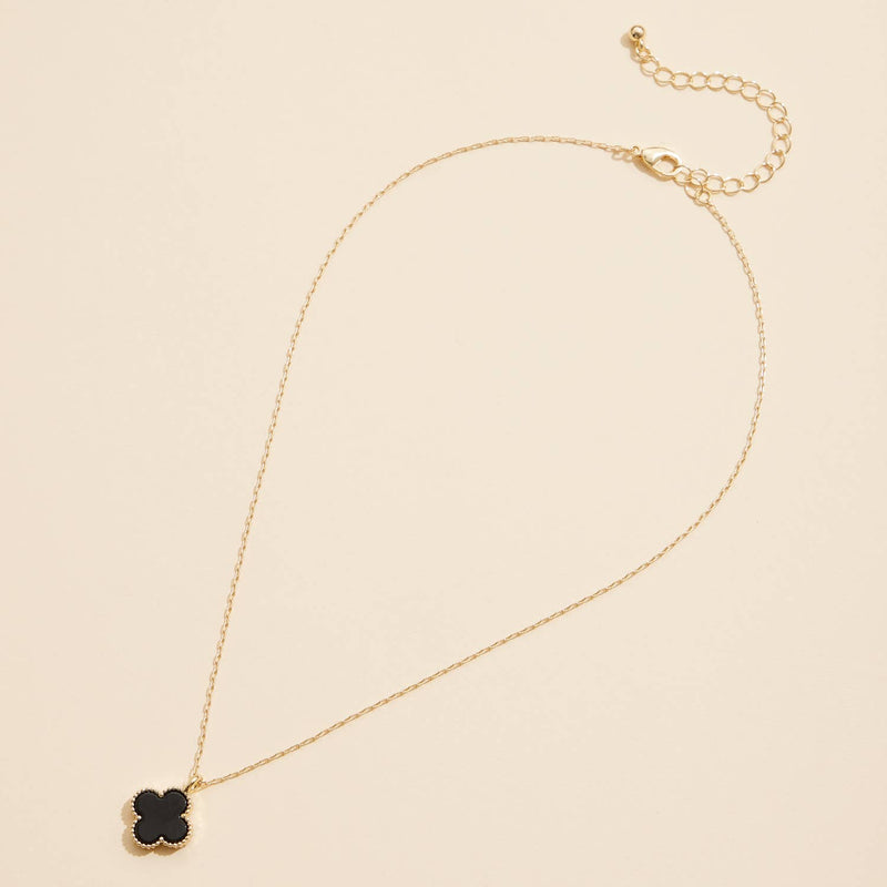 Single Flower Shell Charm Short Necklace: Black / One / 4SN11002