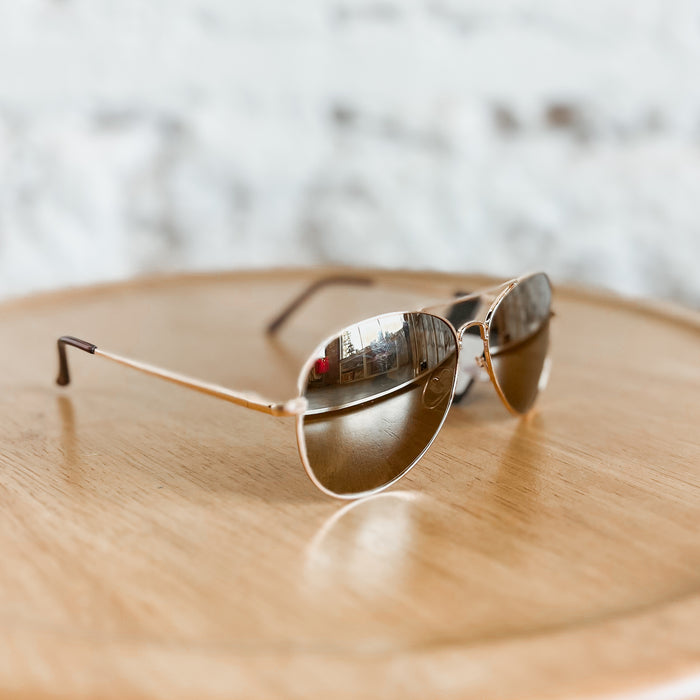 A Classic Aviator Sunglasses