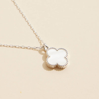 Single Flower Shell Charm Short Necklace: Black / One / 4SN11002