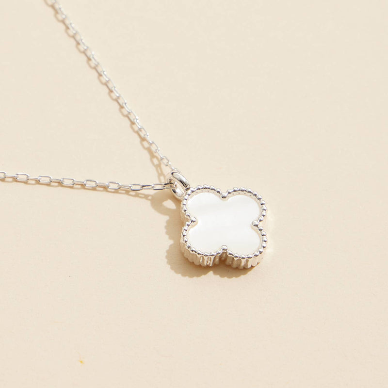 Single Flower Shell Charm Short Necklace: Black / One / 4SN11002