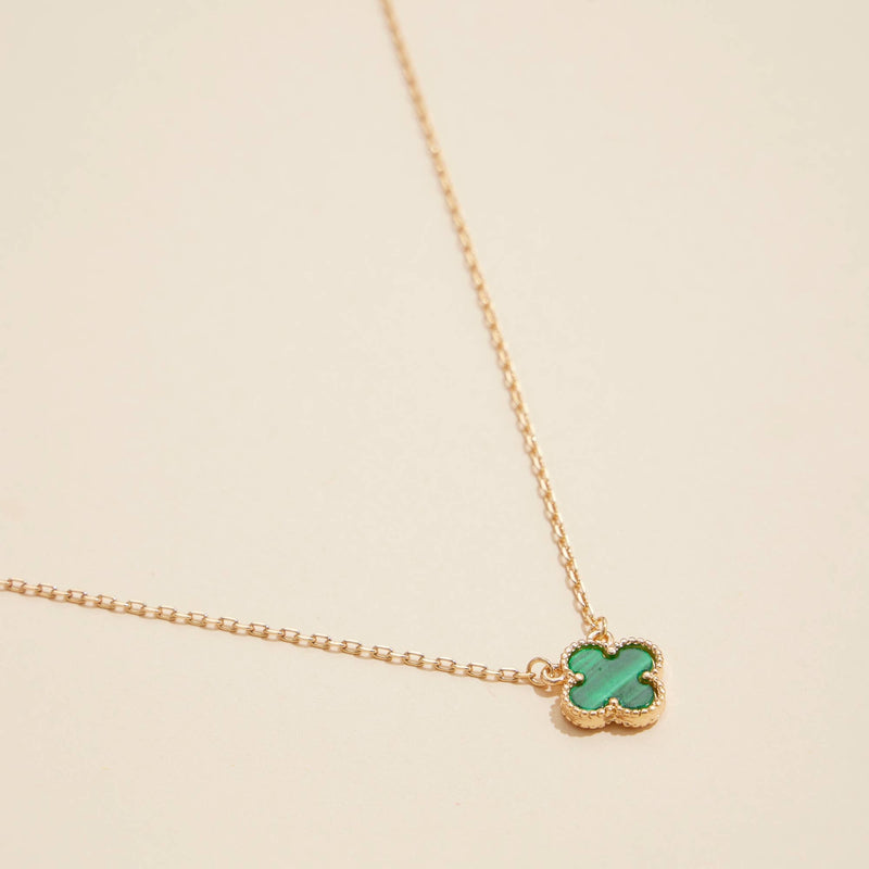 Single Flower Shell Charm Short Necklace: Black / One / 4SN11002