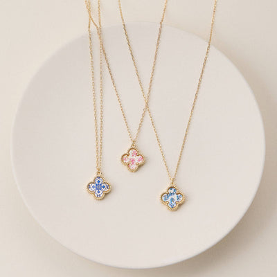 Single Flower Shell Charm Short Necklace: Black / One / 4SN11002